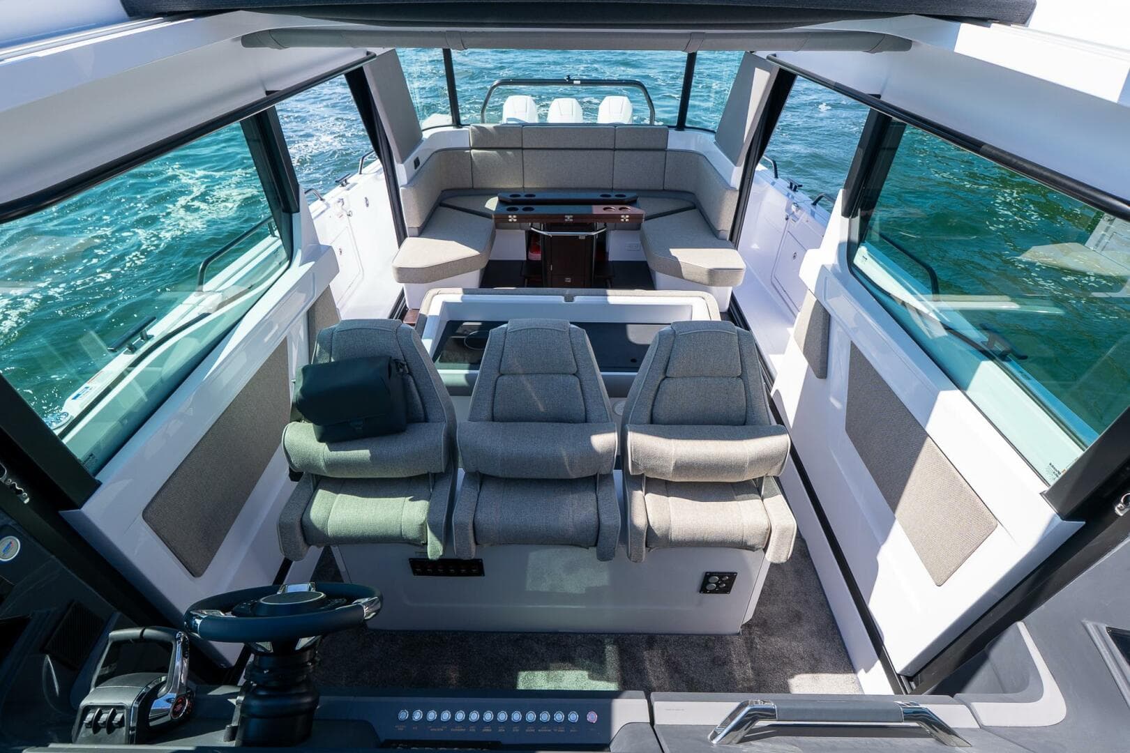 2025 Axopar Cross Cabin — photo 53