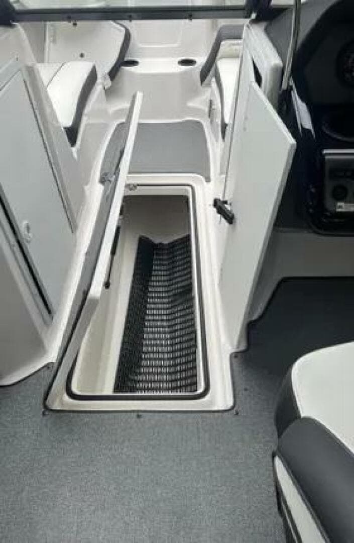 2018 Yamaha Boats SX 210 — photo 5