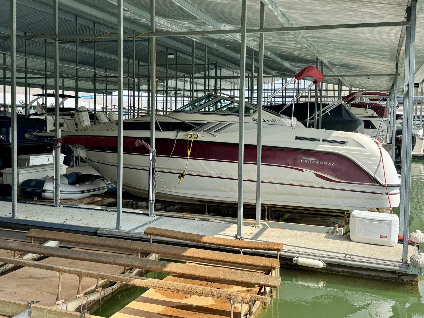 1994 Chaparral Signature 27 Cabin Cruiser — photo 9