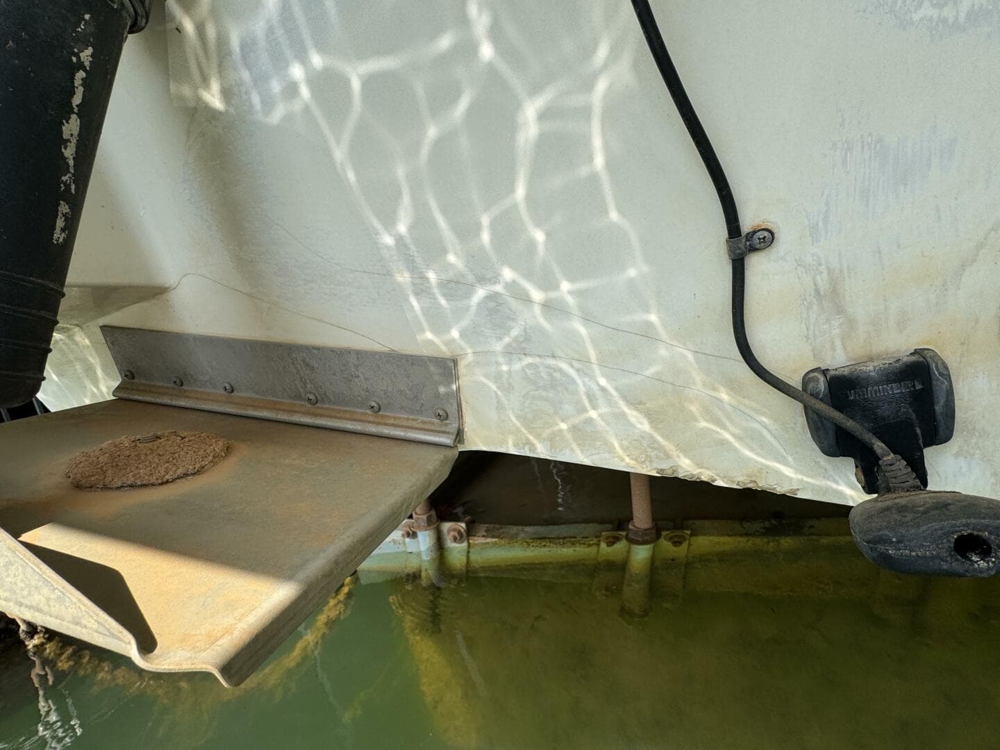 1994 Chaparral Signature 27 Cabin Cruiser — photo 103