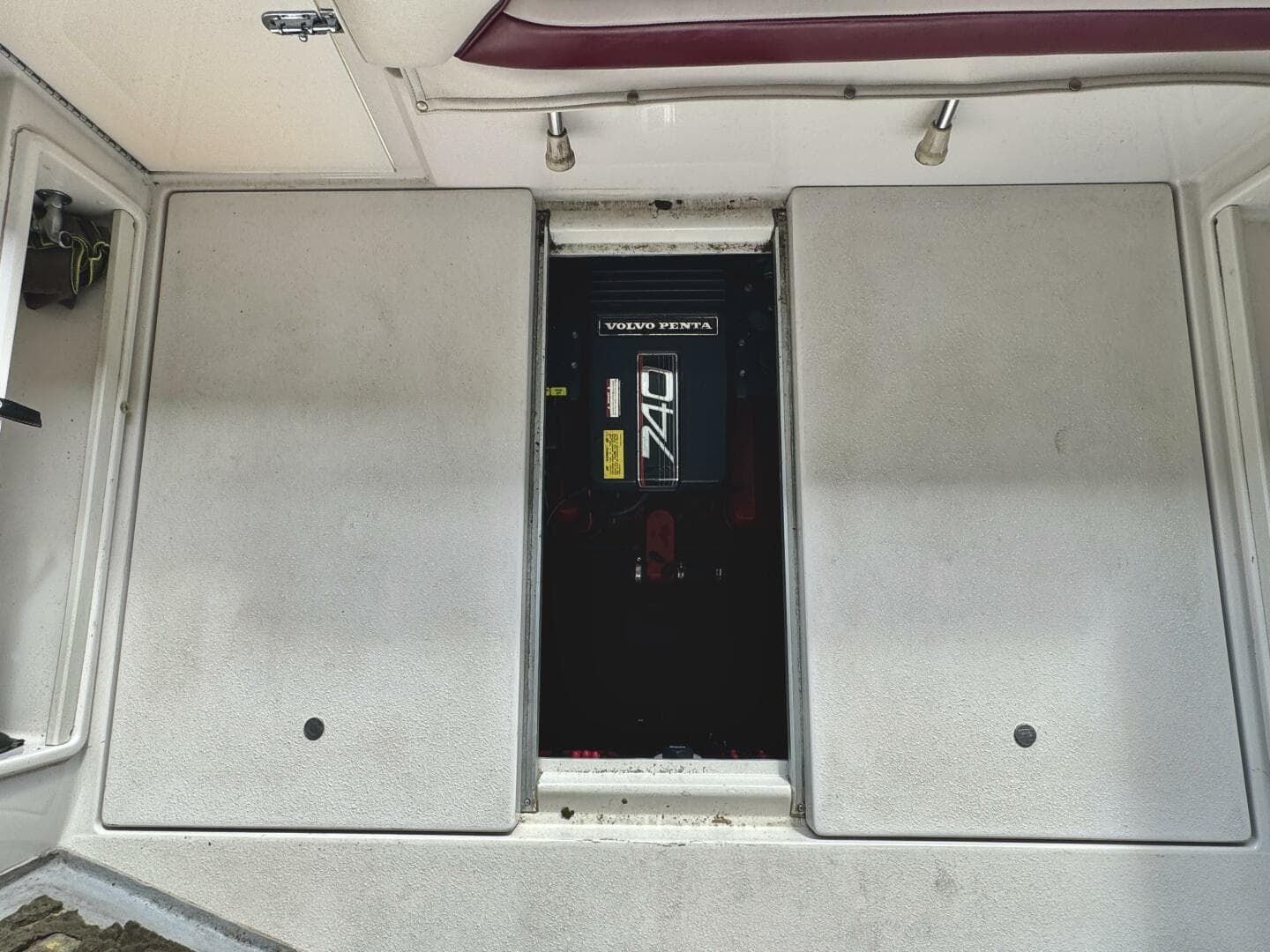 1994 Chaparral Signature 27 Cabin Cruiser — photo 77