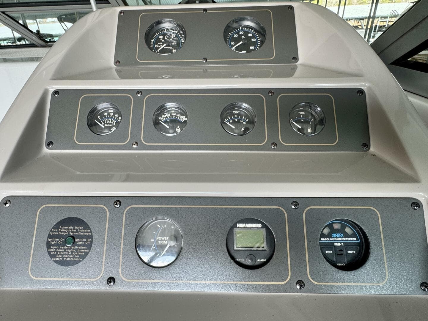 1994 Chaparral Signature 27 Cabin Cruiser — photo 21