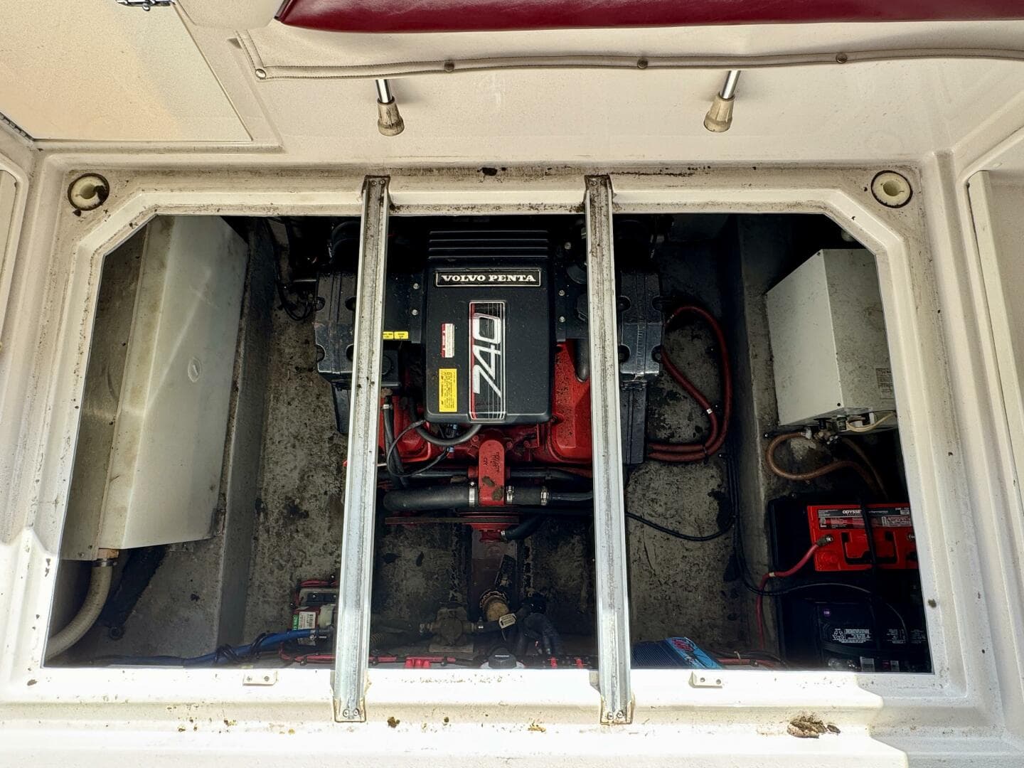 1994 Chaparral Signature 27 Cabin Cruiser — photo 79