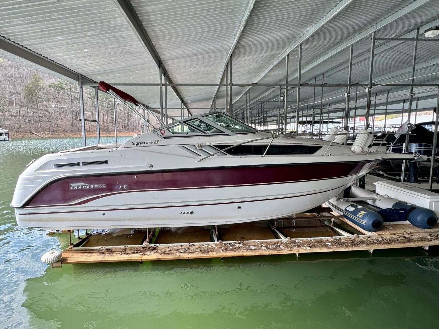 1994 Chaparral Signature 27 Cabin Cruiser — photo 7