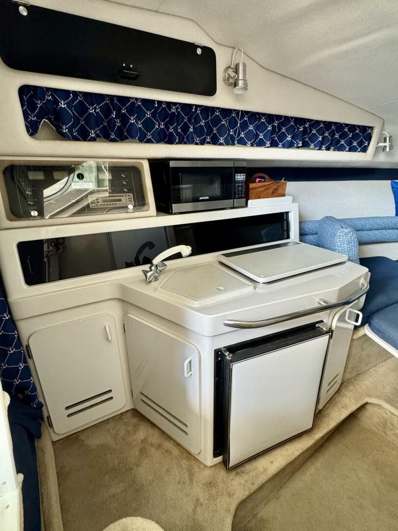 1994 Chaparral Signature 27 Cabin Cruiser — photo 39