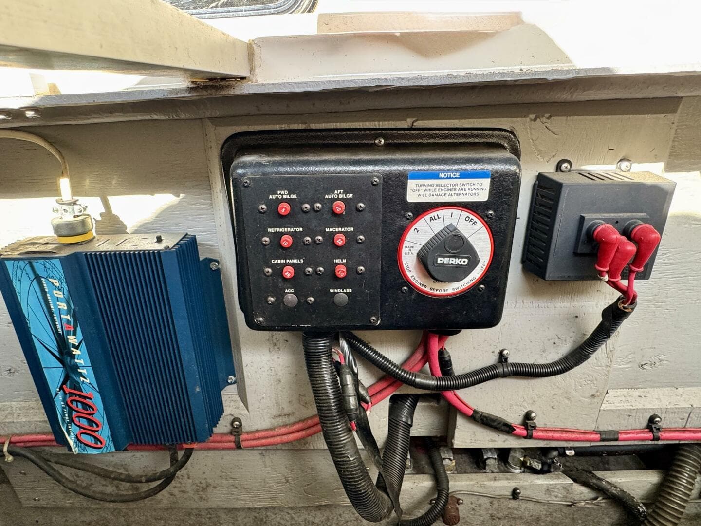 1994 Chaparral Signature 27 Cabin Cruiser — photo 84