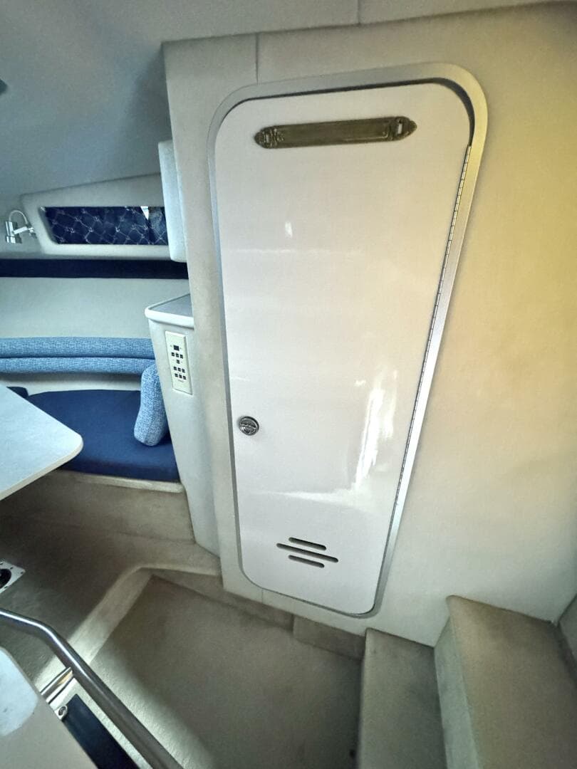 1994 Chaparral Signature 27 Cabin Cruiser — photo 66