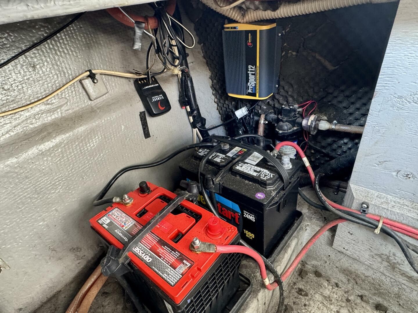 1994 Chaparral Signature 27 Cabin Cruiser — photo 85