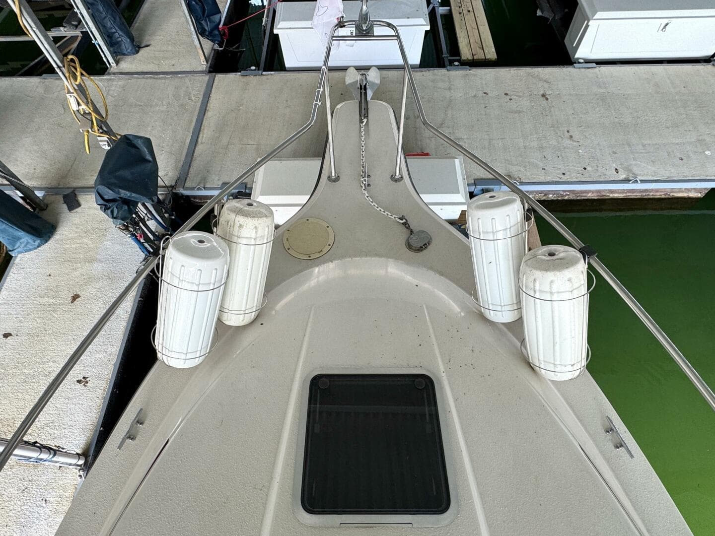 1994 Chaparral Signature 27 Cabin Cruiser — photo 29