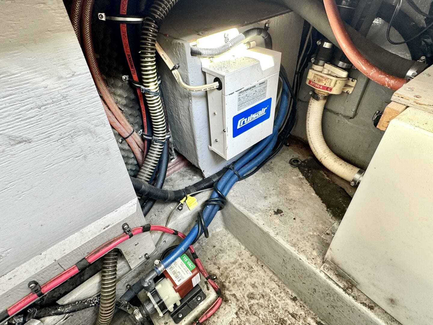 1994 Chaparral Signature 27 Cabin Cruiser — photo 83