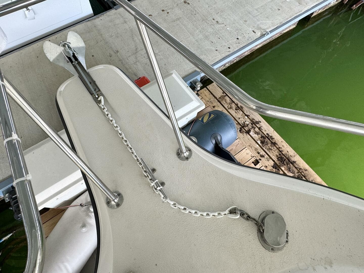 1994 Chaparral Signature 27 Cabin Cruiser — photo 30