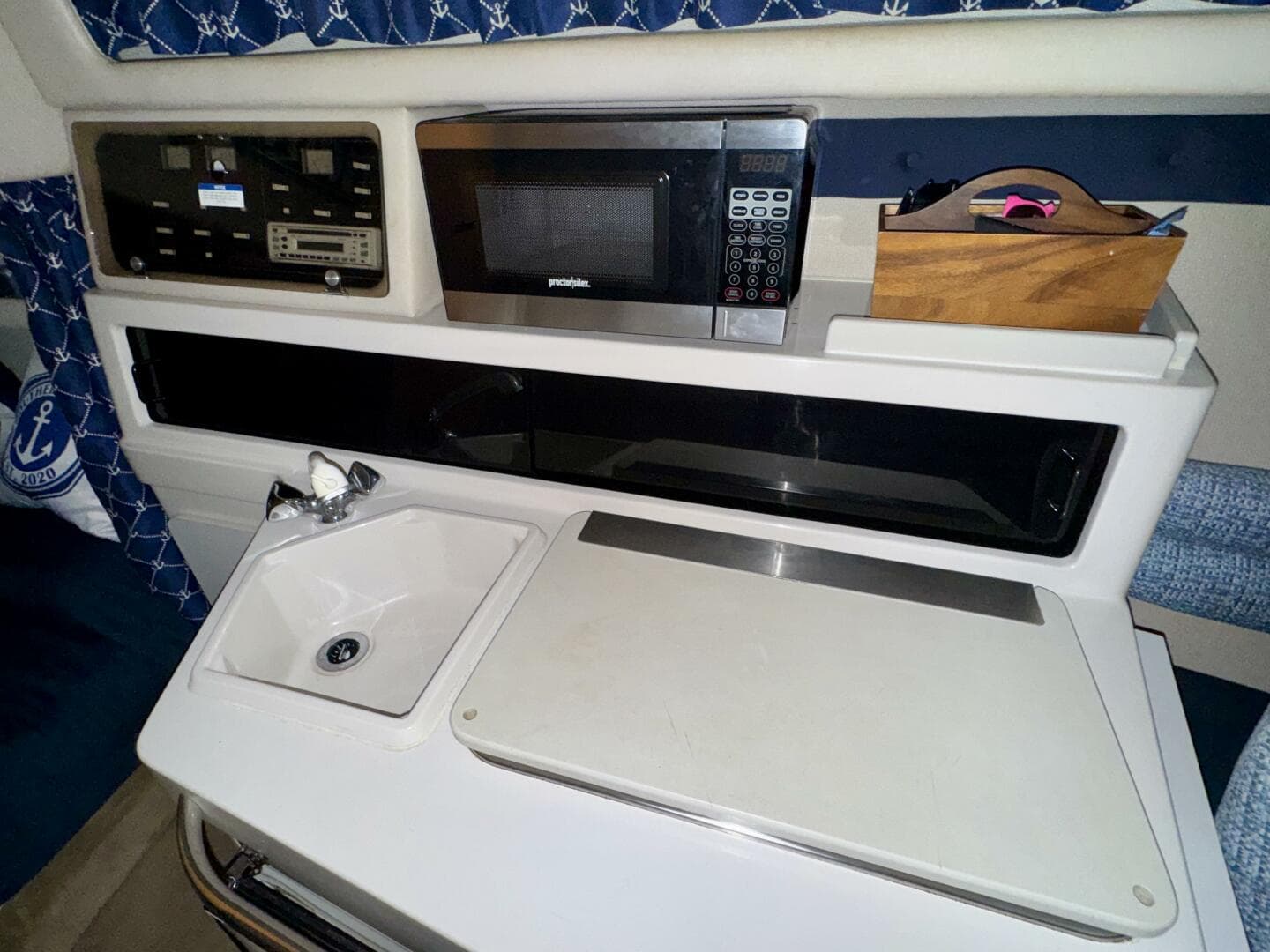 1994 Chaparral Signature 27 Cabin Cruiser — photo 46