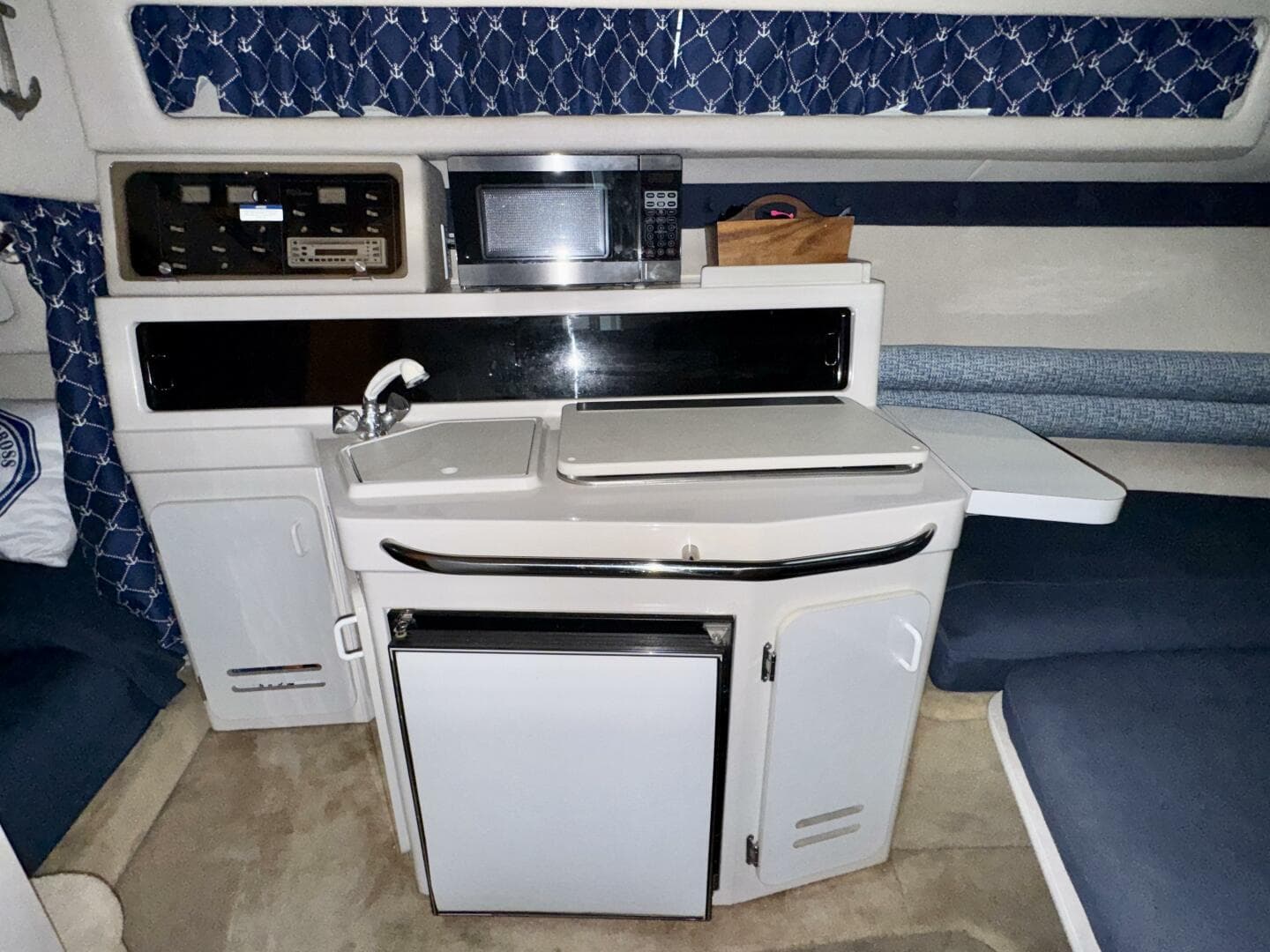 1994 Chaparral Signature 27 Cabin Cruiser — photo 49