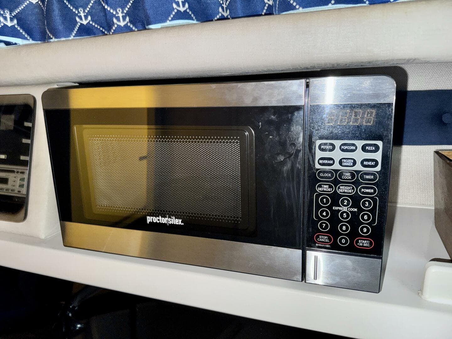 1994 Chaparral Signature 27 Cabin Cruiser — photo 47