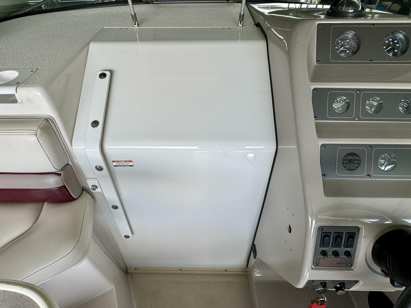 1994 Chaparral Signature 27 Cabin Cruiser — photo 37