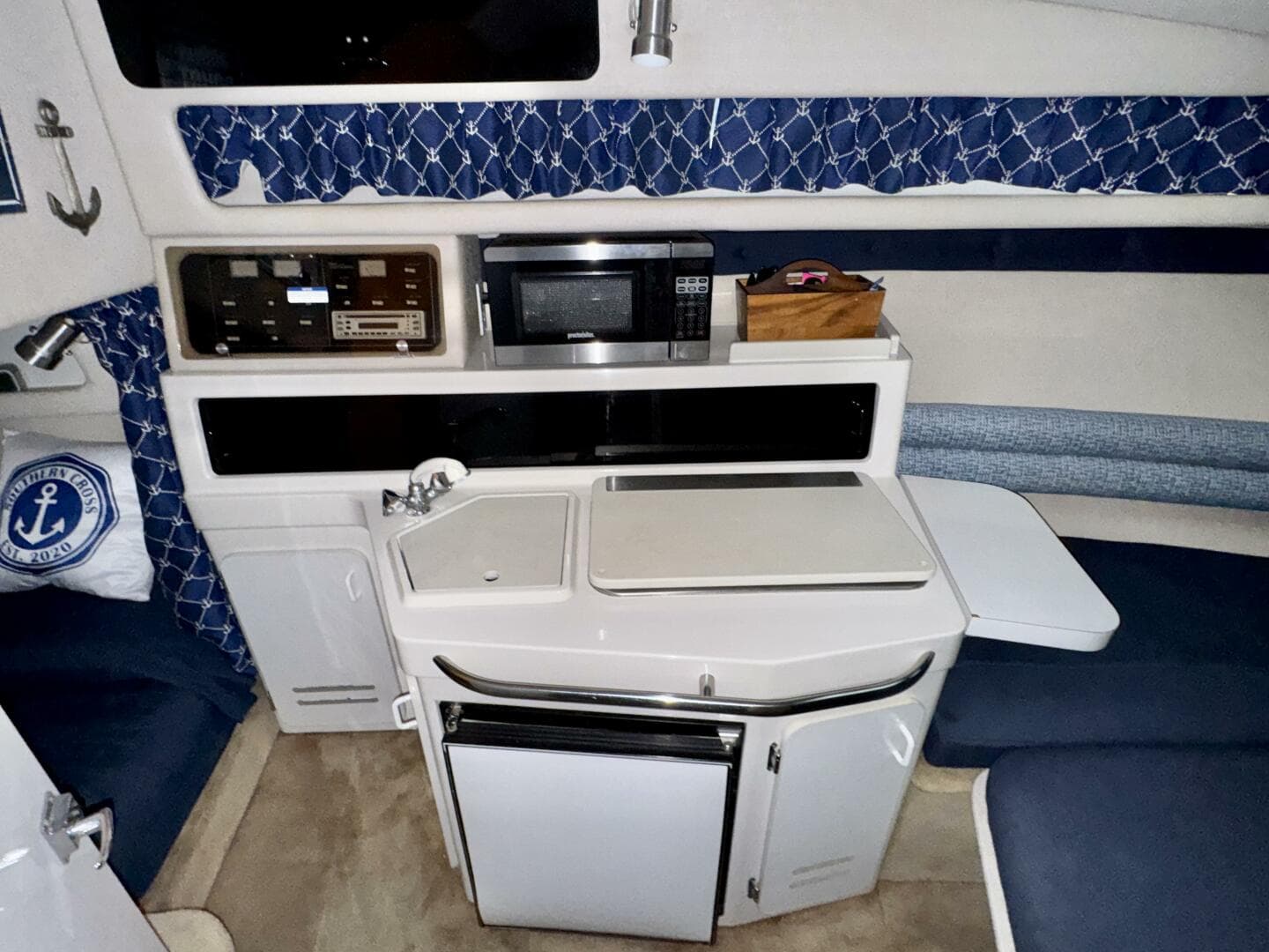 1994 Chaparral Signature 27 Cabin Cruiser — photo 41
