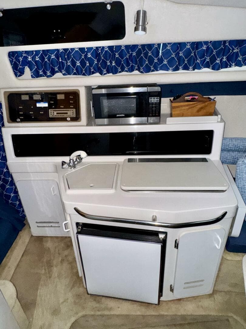 1994 Chaparral Signature 27 Cabin Cruiser — photo 40