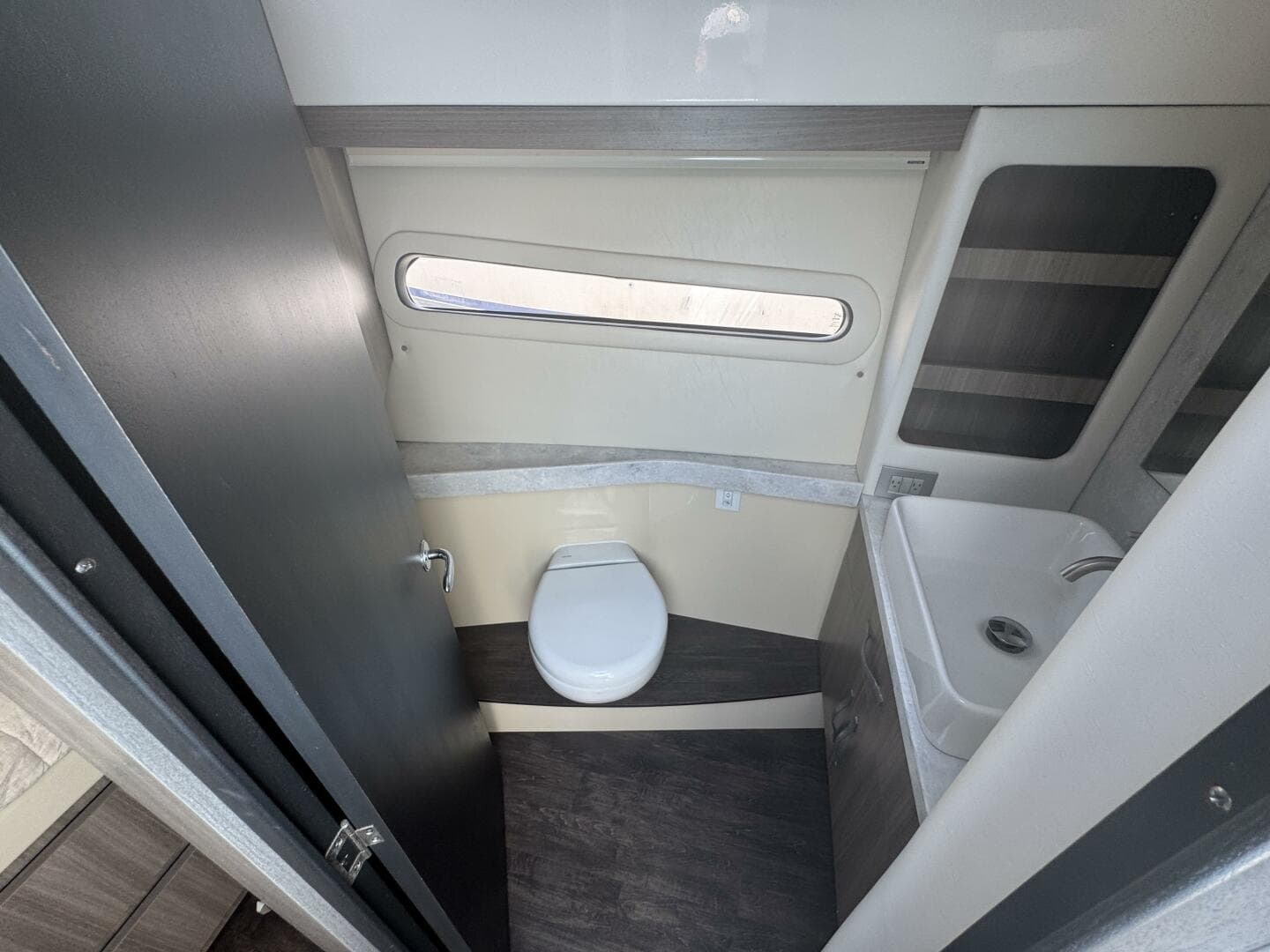 2021 Regal 38 Xo — photo 15