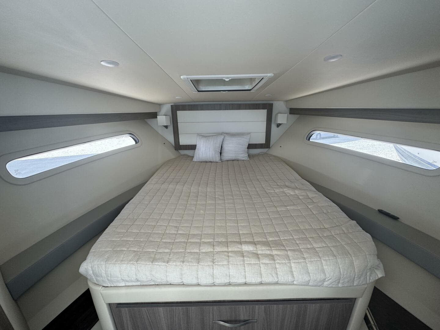 2021 Regal 38 Xo — photo 12