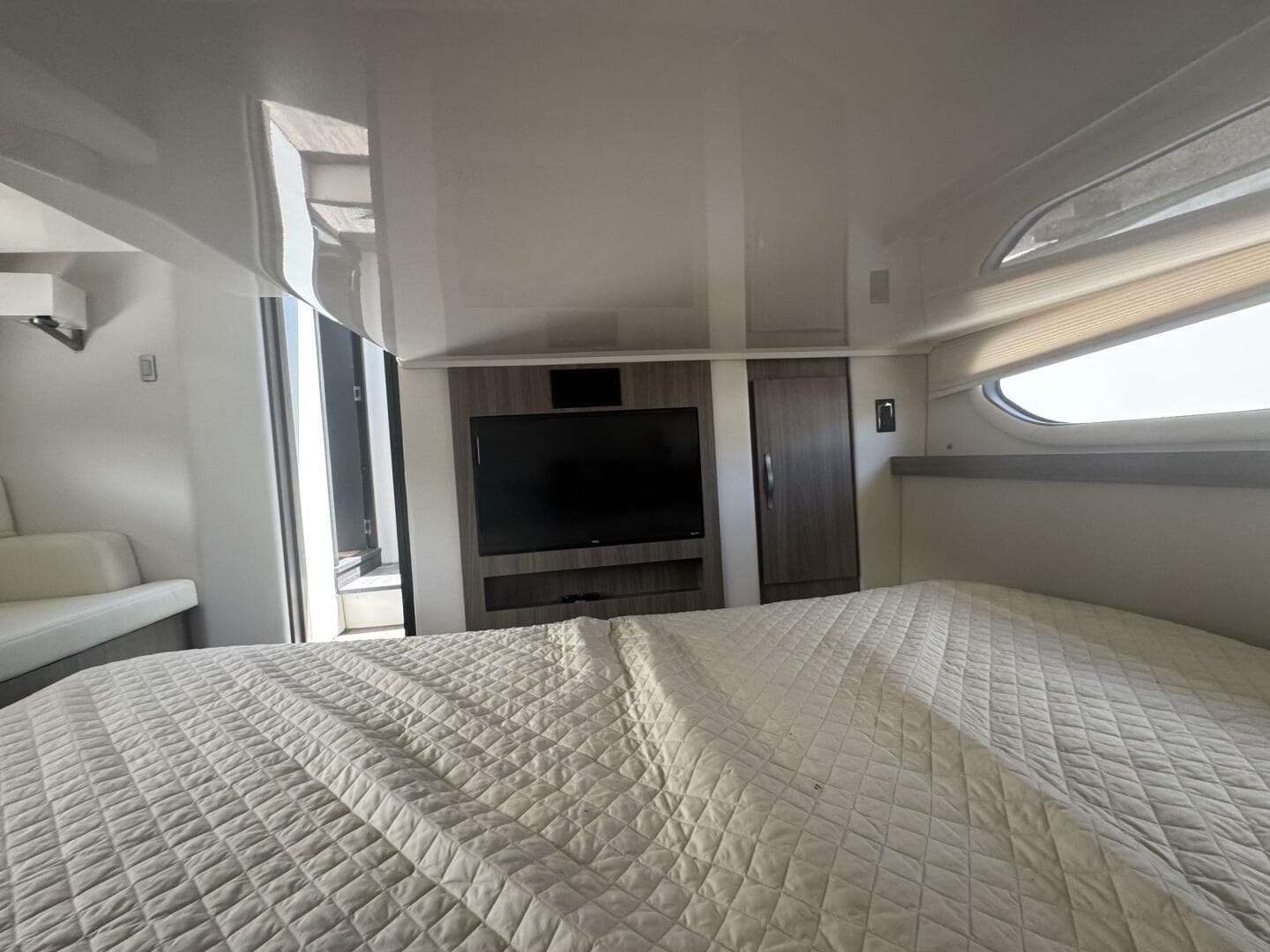 2021 Regal 38 Xo — photo 21