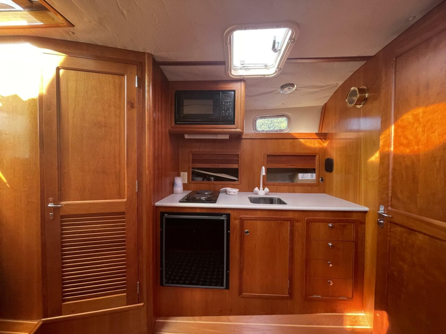 1997 Little Harbor Whisperjet 36 — photo 8