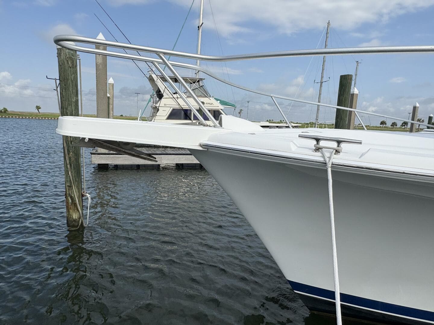 2005 Luhrs 41 Convertible — photo 57
