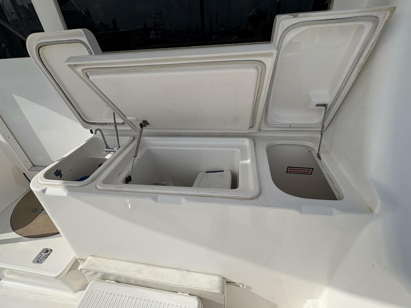 2005 Luhrs 41 Convertible — photo 50