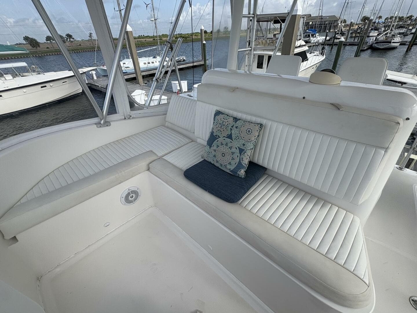 2005 Luhrs 41 Convertible — photo 30