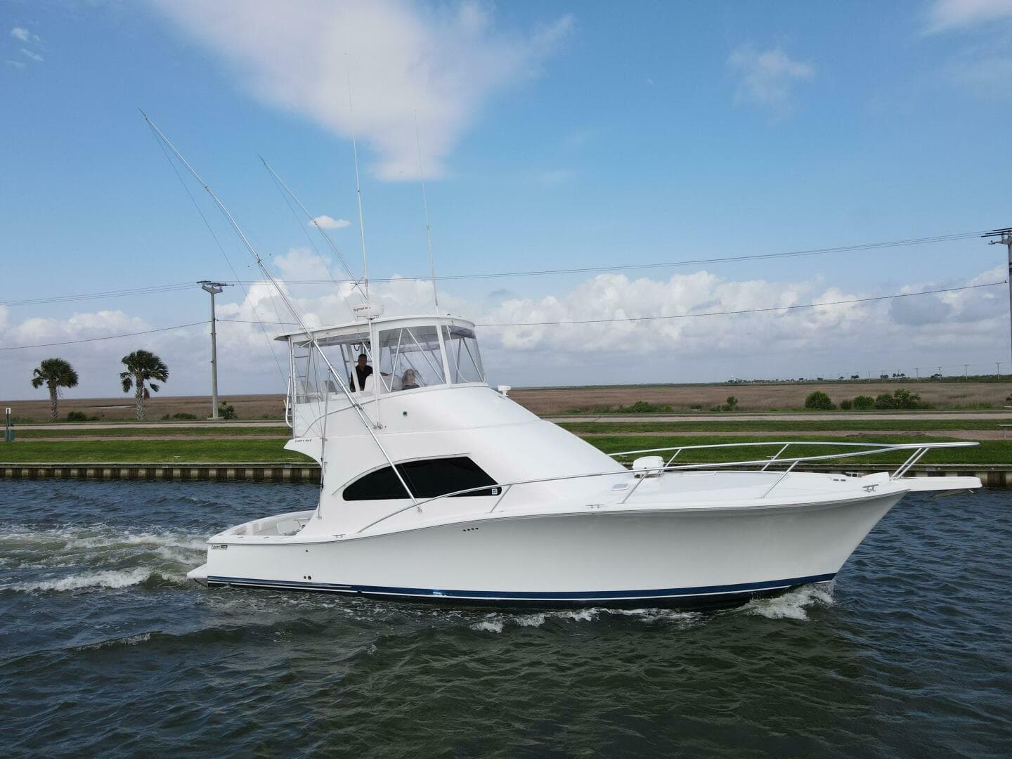 2005 Luhrs 41 Convertible — photo 1