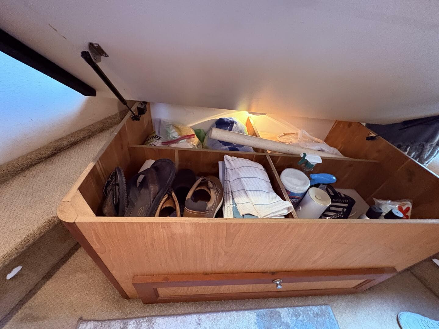 2005 Luhrs 41 Convertible — photo 22