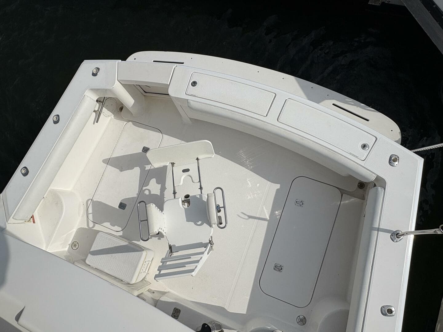 2005 Luhrs 41 Convertible — photo 47