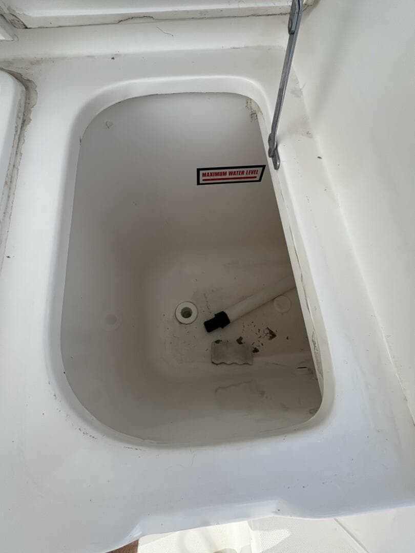 2005 Luhrs 41 Convertible — photo 49