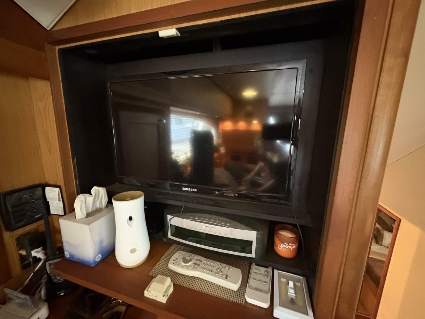 2005 Luhrs 41 Convertible — photo 10