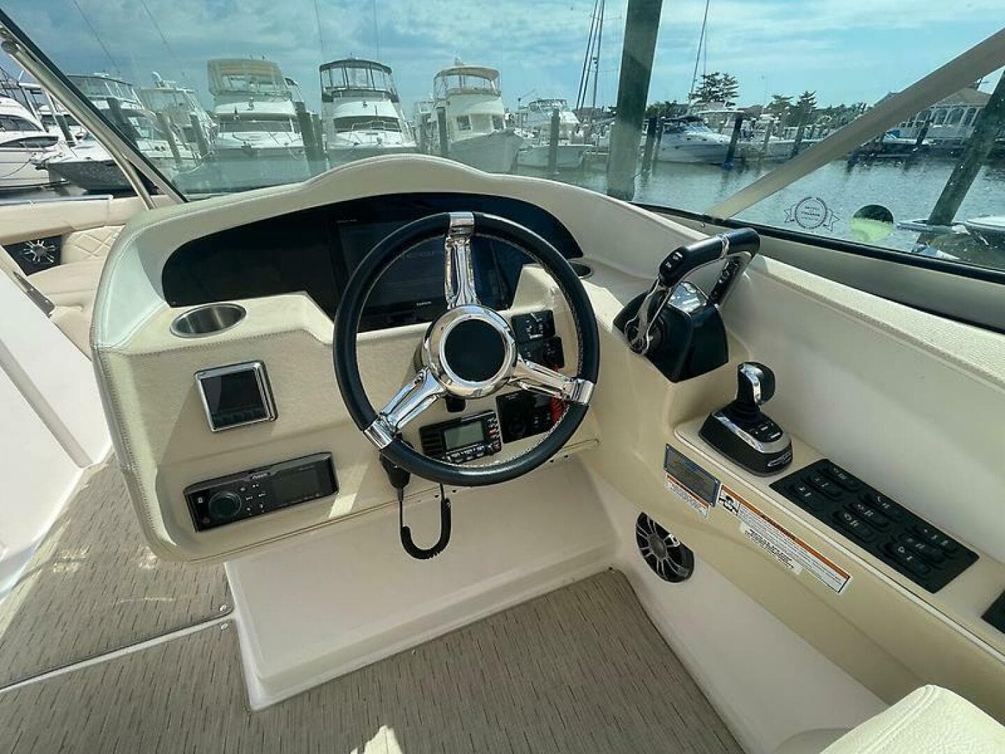2018 Regal 33 Obx — photo 15