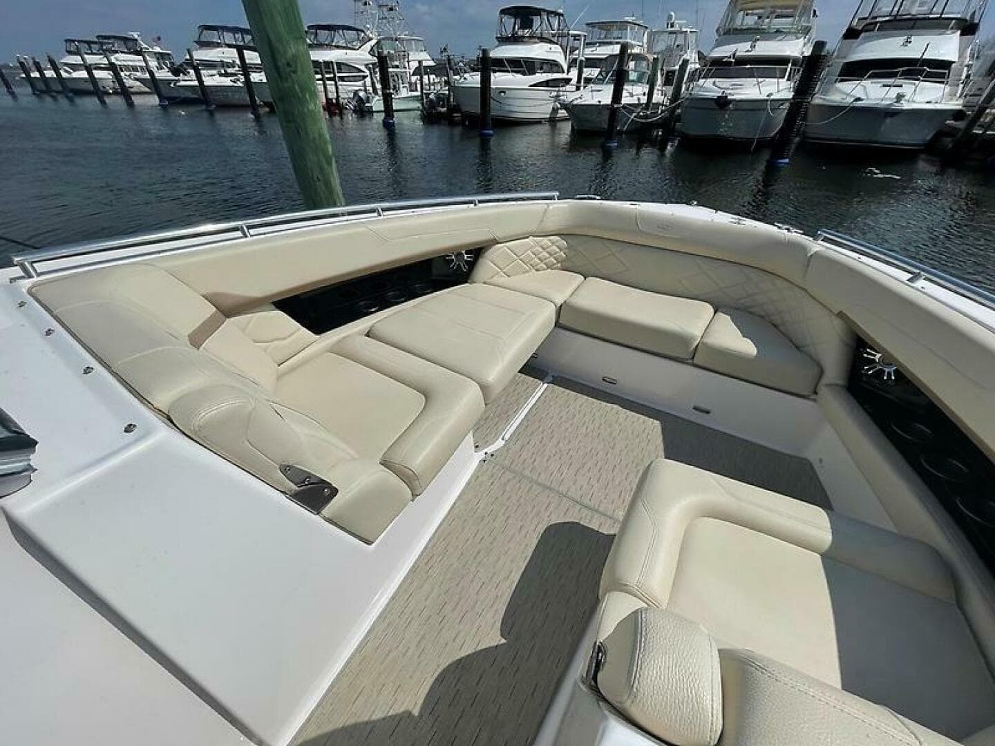 2018 Regal 33 Obx — photo 26
