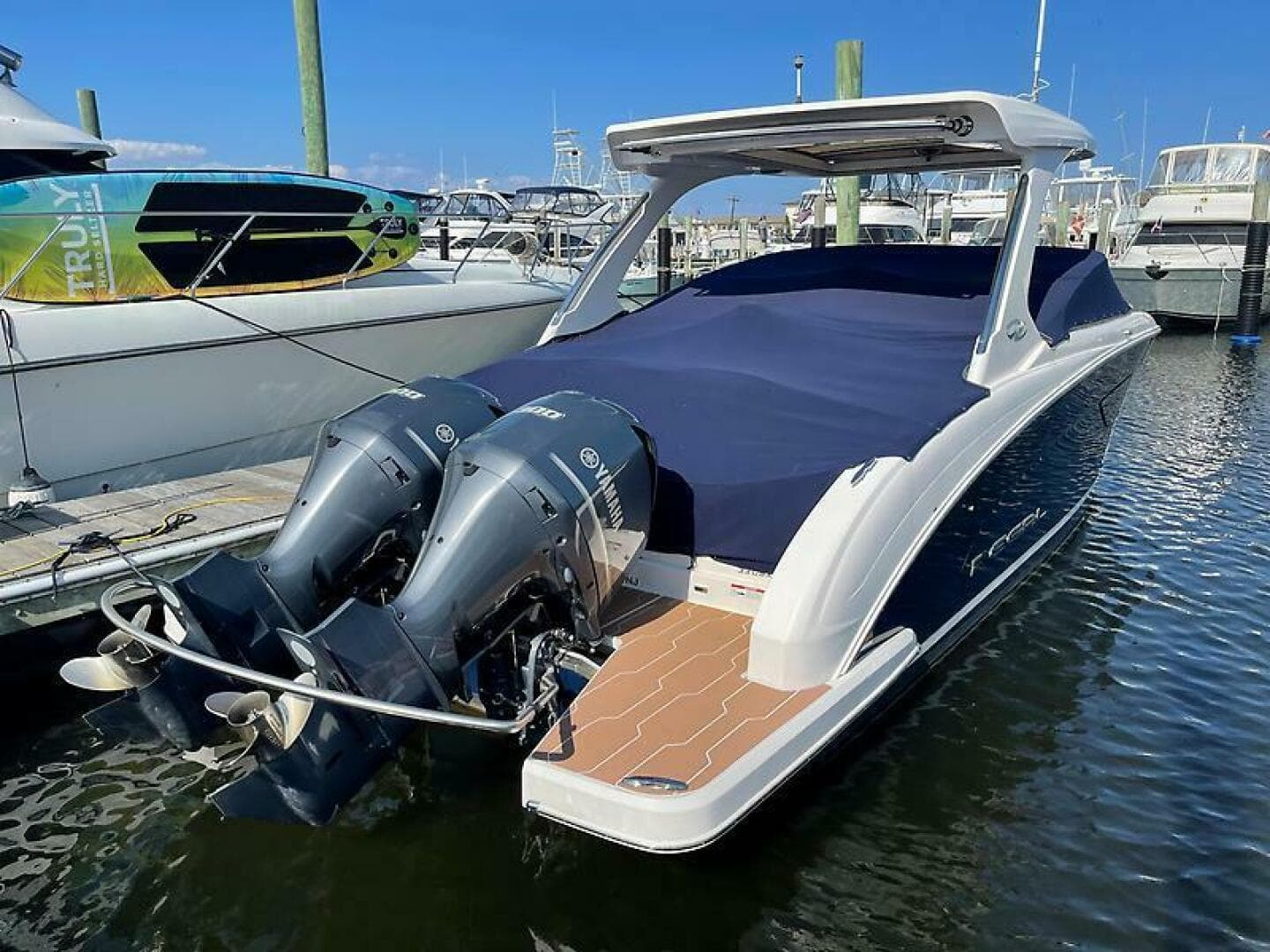 2018 Regal 33 Obx — photo 2