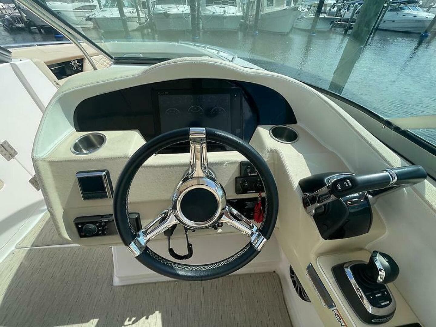 2018 Regal 33 Obx — photo 17