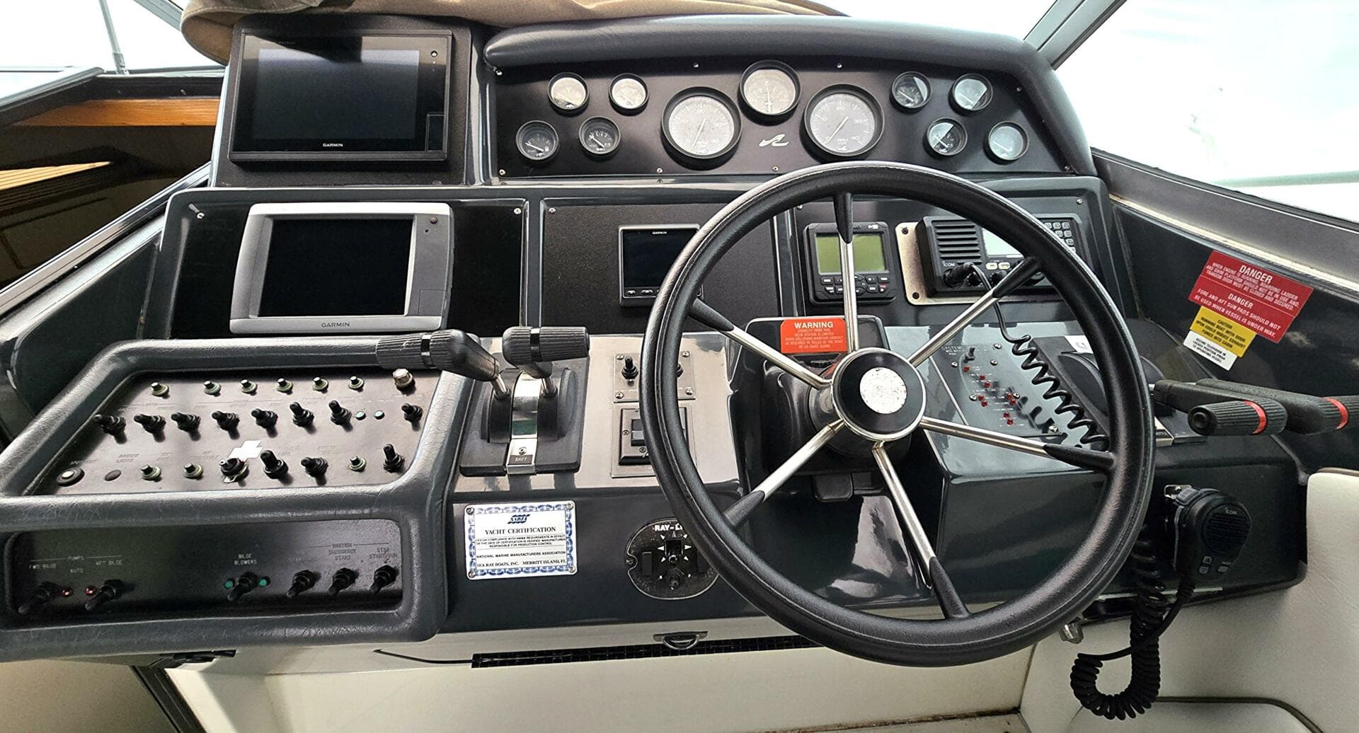 1992 Sea Ray 400 Express — photo 9