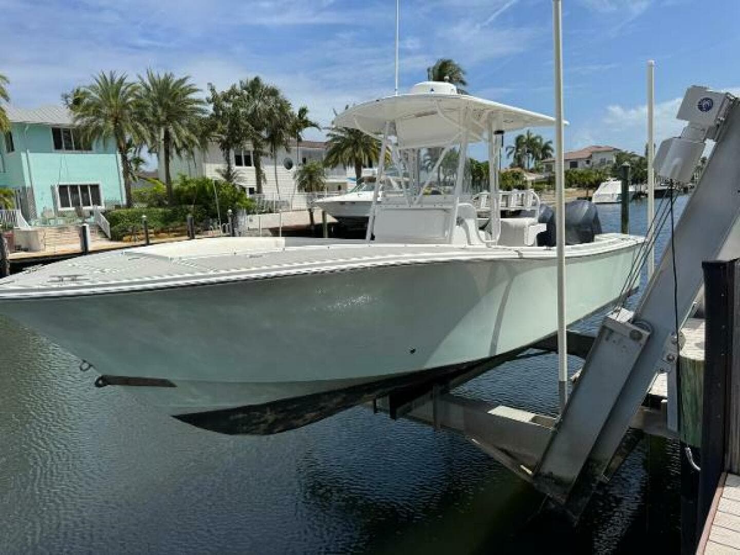 2005 Regulator 23 Center Console — photo 1