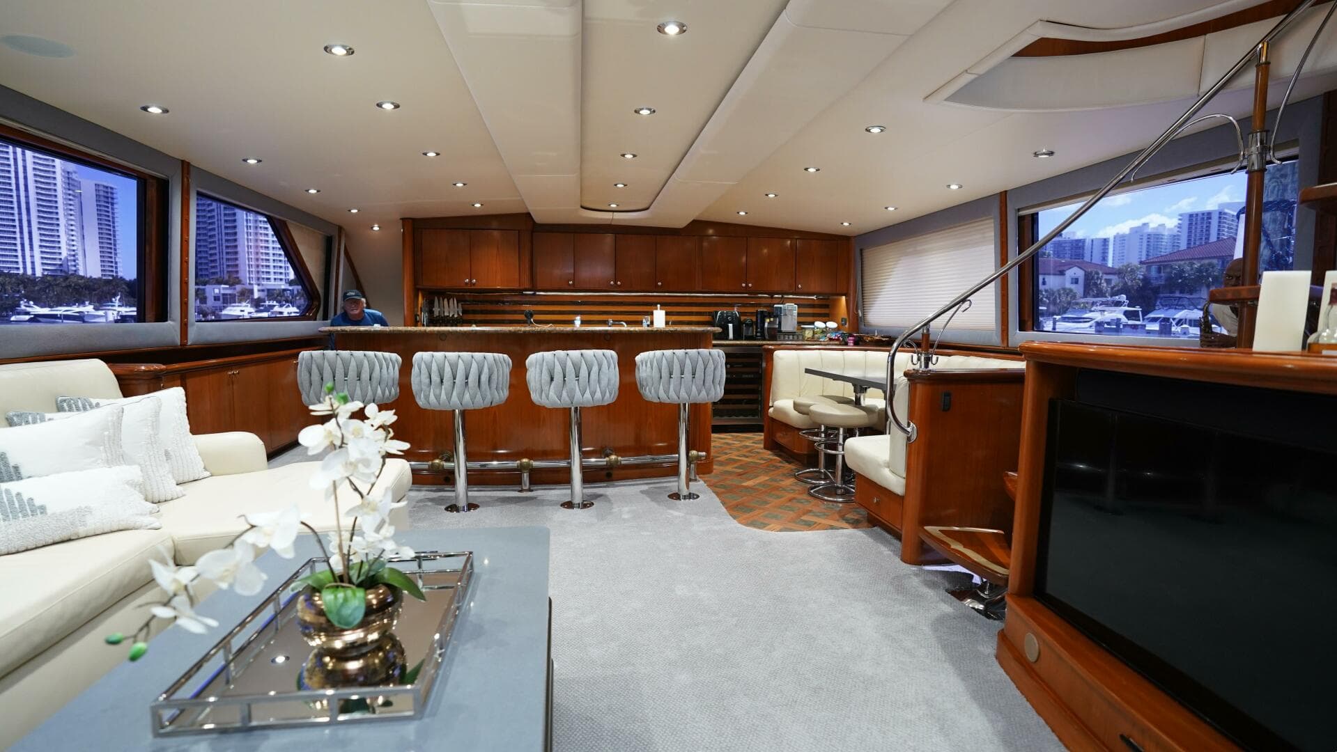 2005 Sea Force Ix Enclosed Flybridge — photo 57