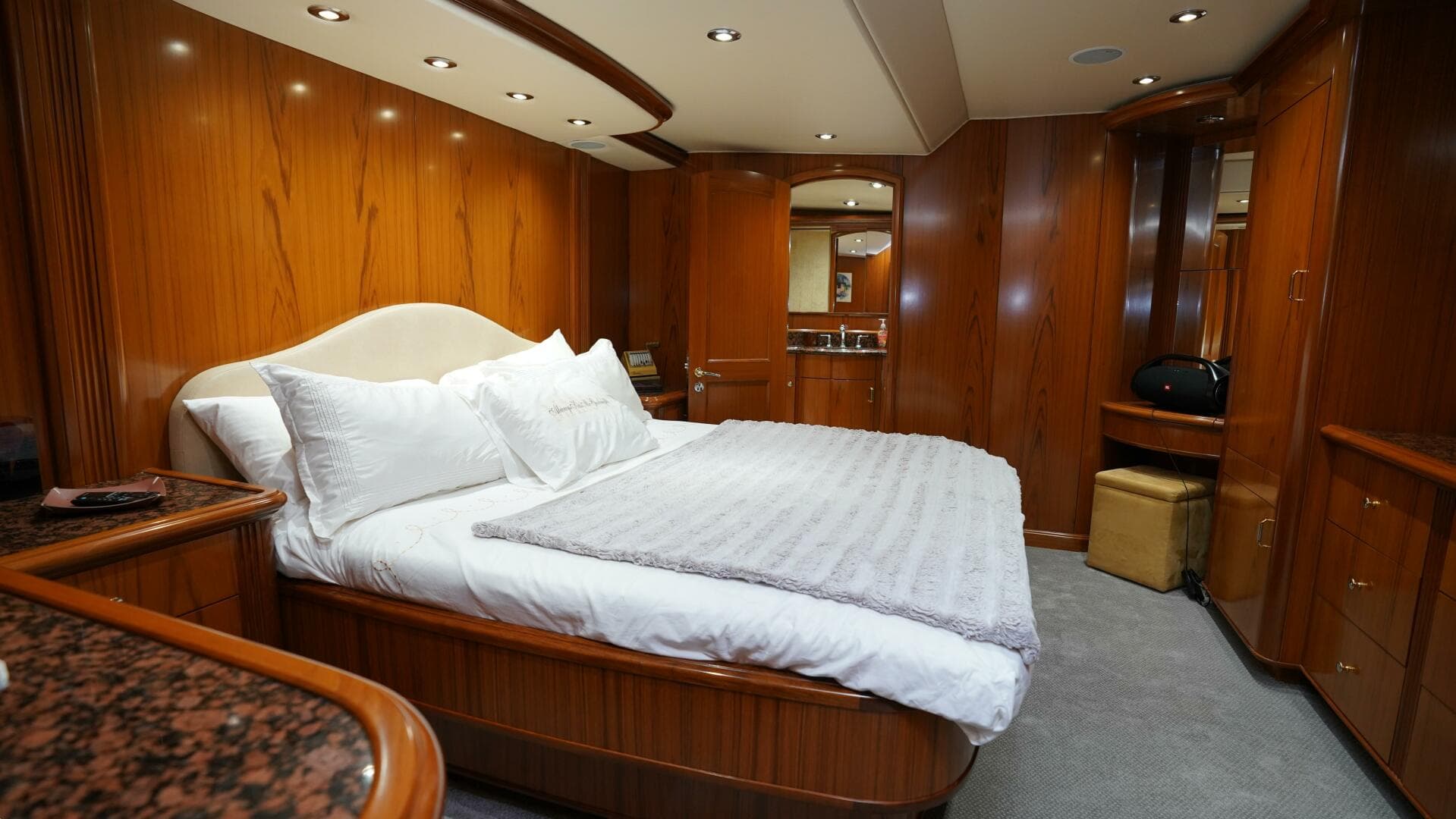 2005 Sea Force Ix Enclosed Flybridge — photo 56