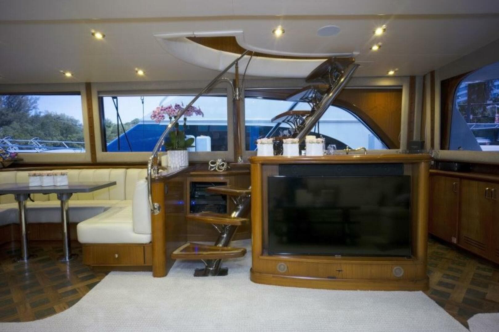 2005 Sea Force Ix Enclosed Flybridge — photo 18