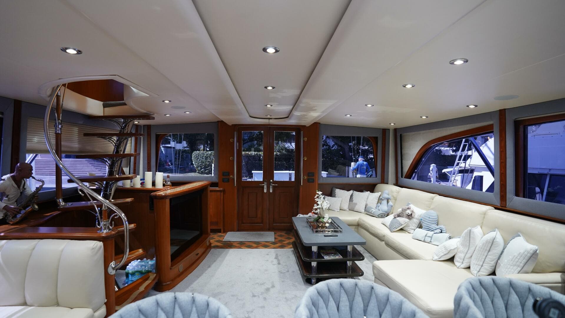 2005 Sea Force Ix Enclosed Flybridge — photo 4