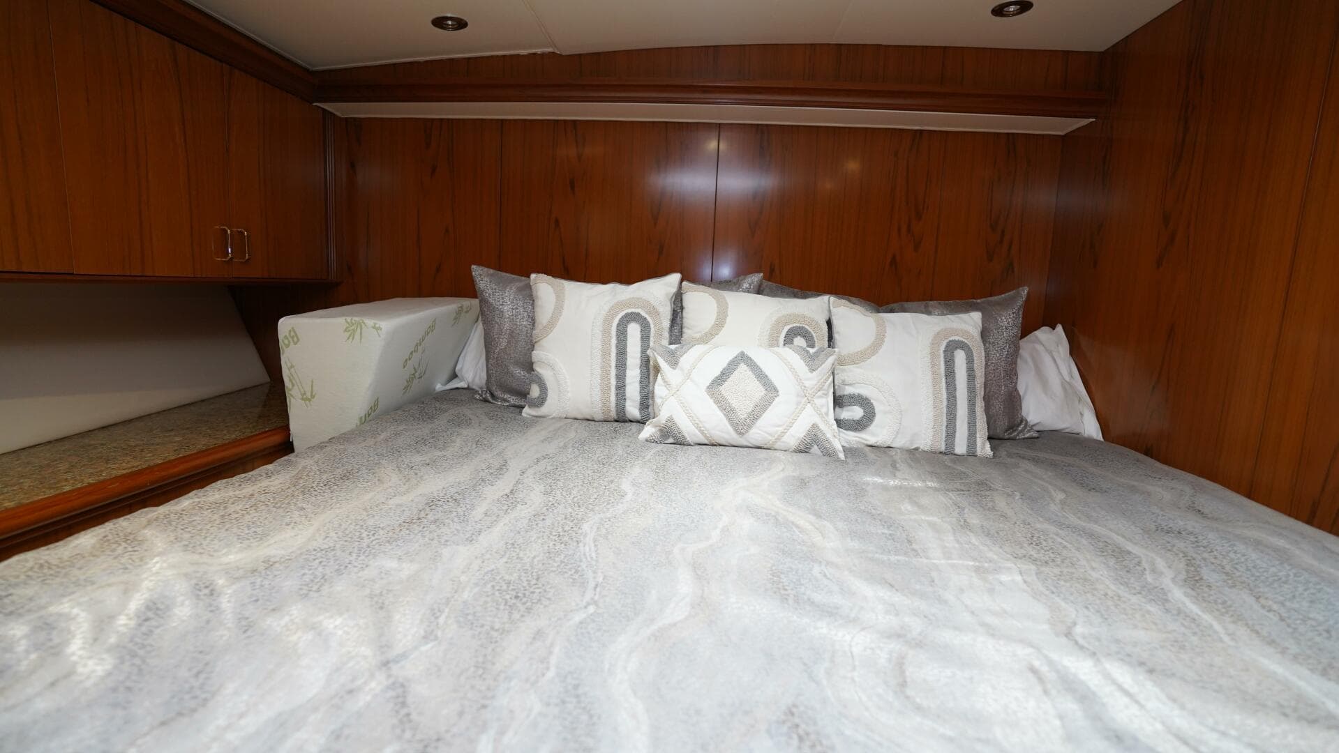 2005 Sea Force Ix Enclosed Flybridge — photo 73