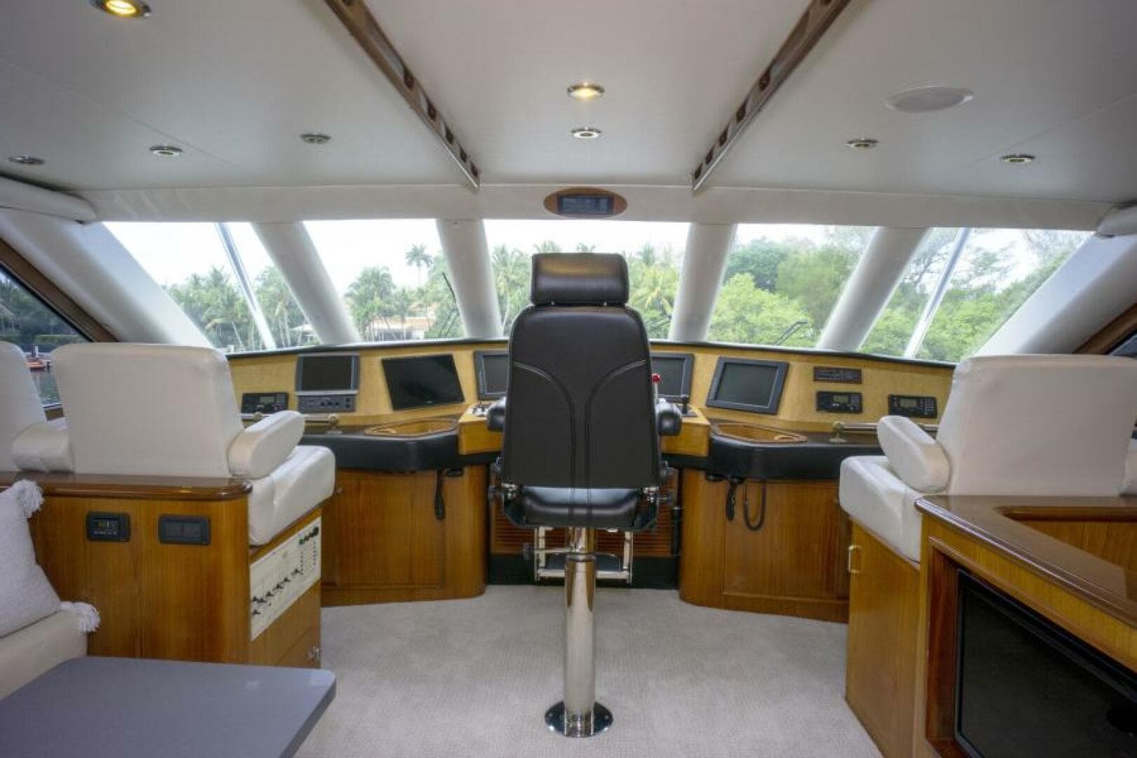 2005 Sea Force Ix Enclosed Flybridge — photo 39