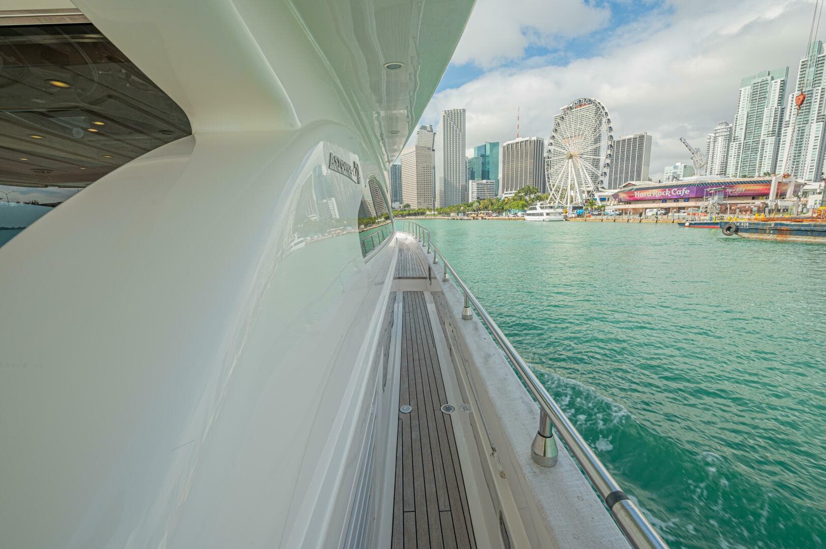 2002 Astondoa 72 Glx — photo 16