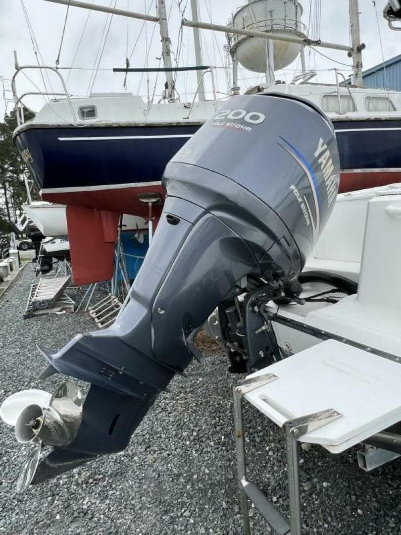 2011 Edgewater 205 CC — photo 4