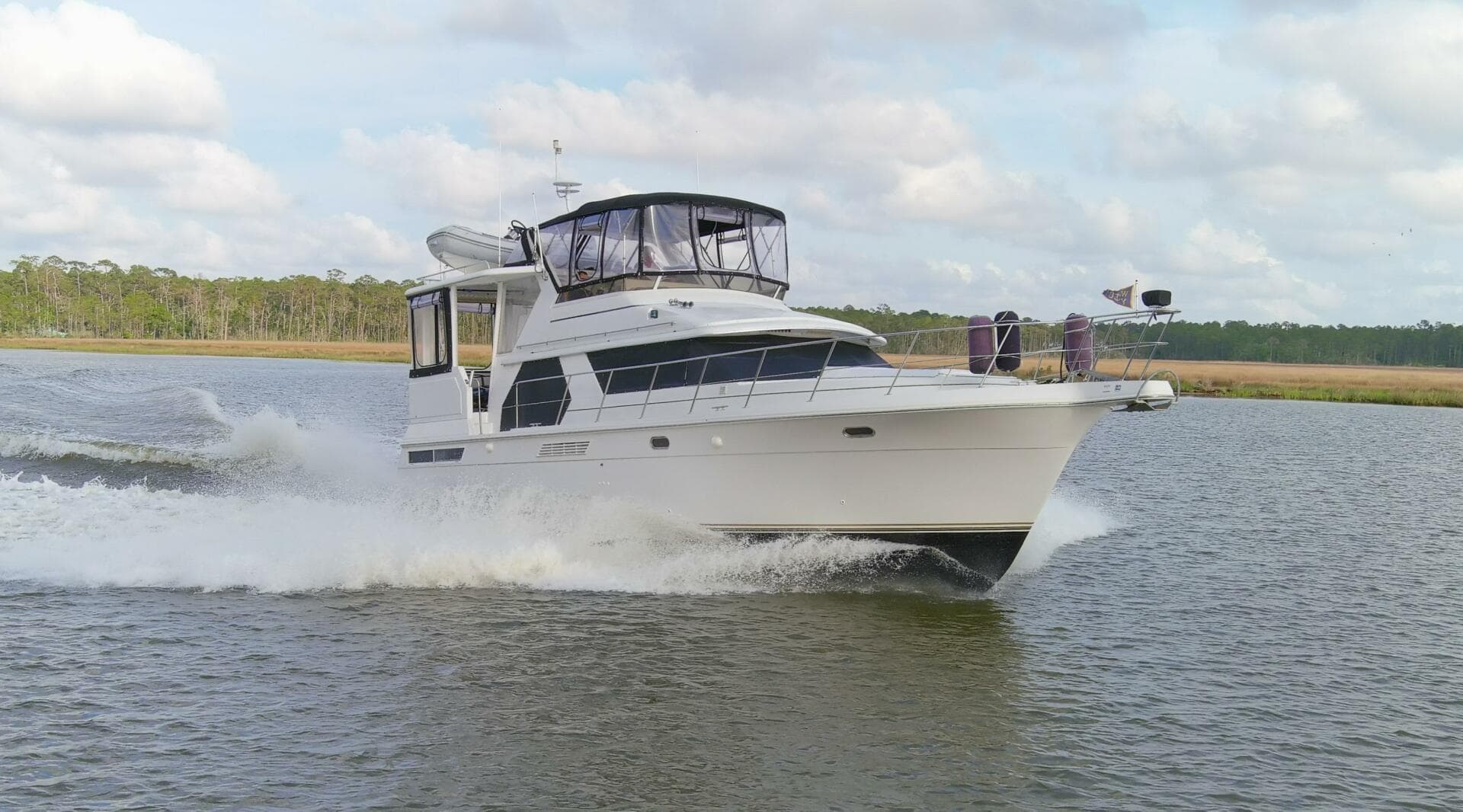 1997 Carver 445 Aft Cabin — photo 19