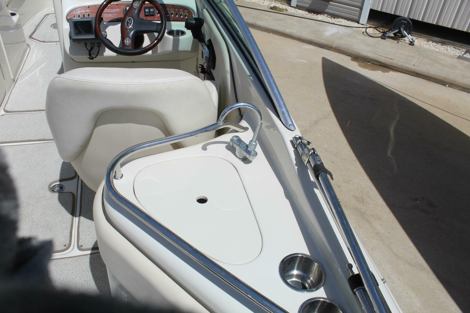 2008 Sea Ray 240 Sundeck — photo 13