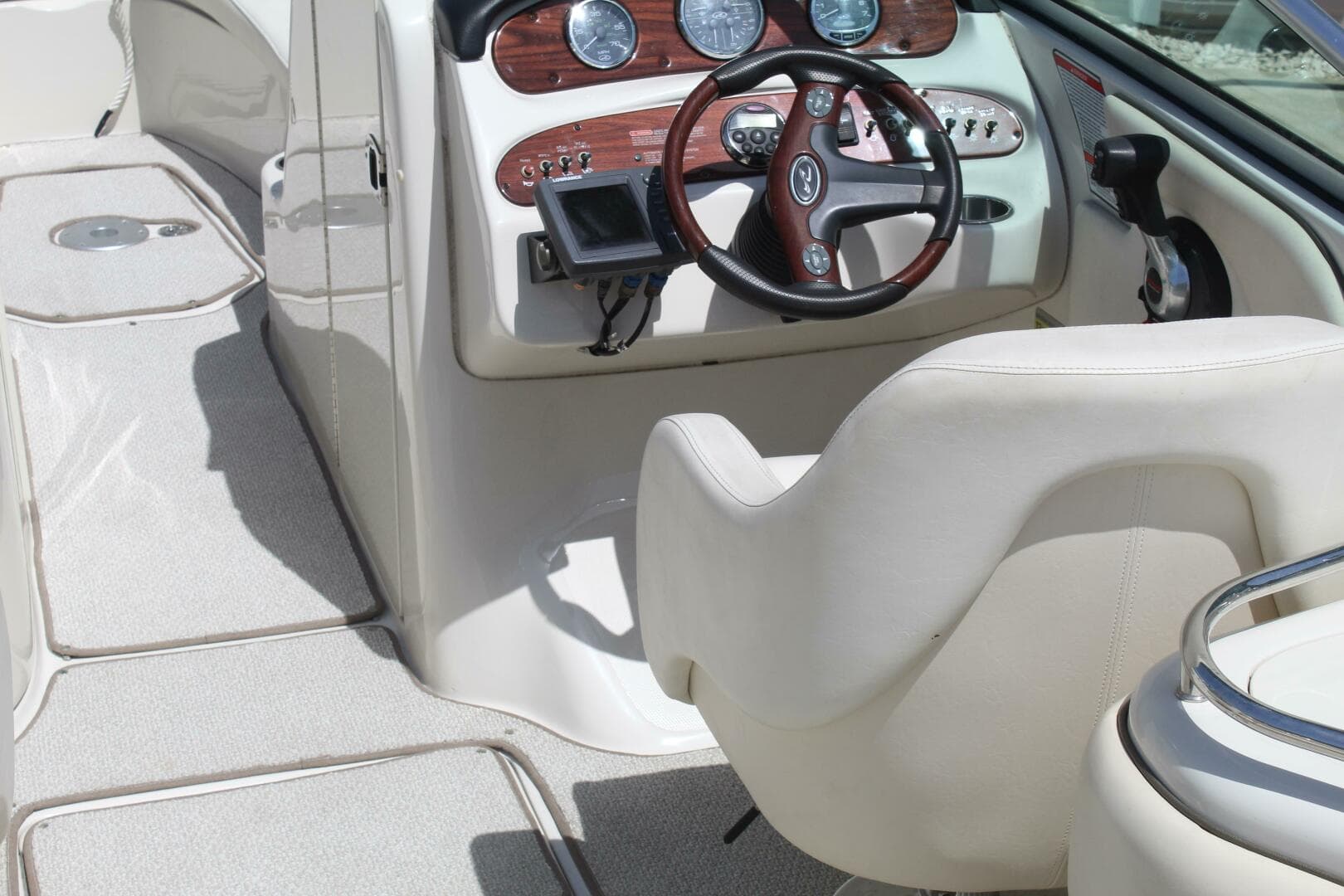 2008 Sea Ray 240 Sundeck — photo 15